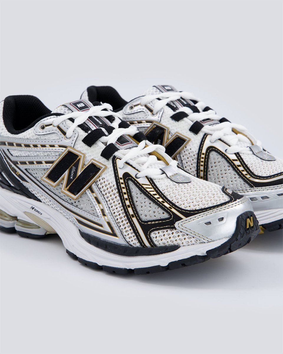 New Balance M1906Ra Lineas Doradas Hombre