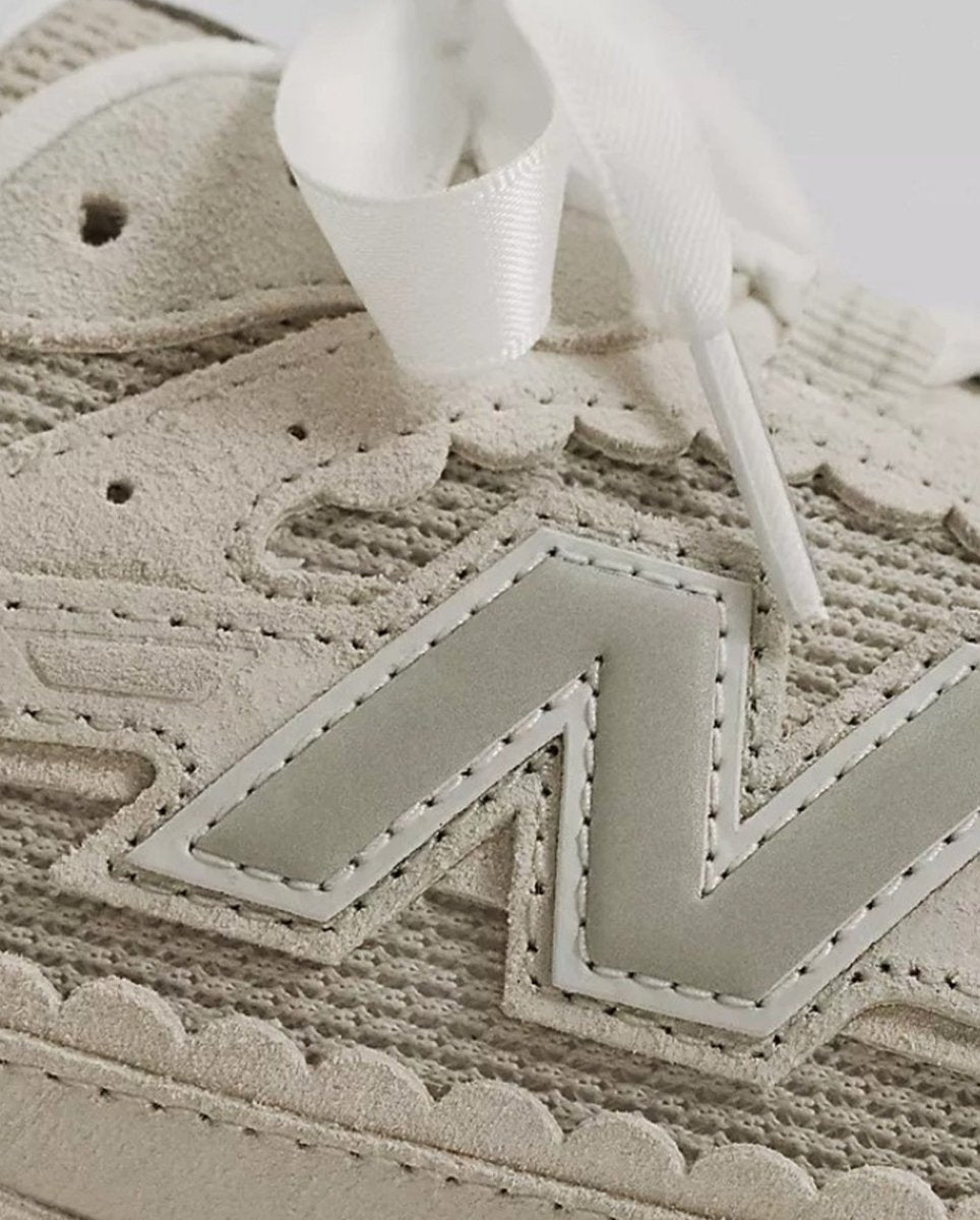 New Balance 204L Beige Mujer